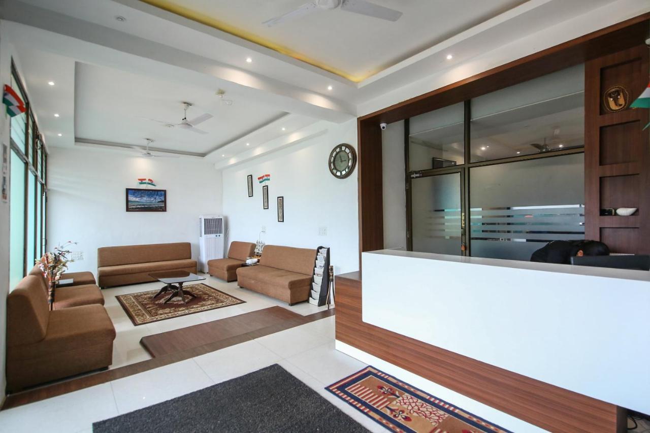 โอโย 3603 ไวท์เพิร์ล โฮเต็ล Hotel จาบัลปูร์ ภายนอก รูปภาพ